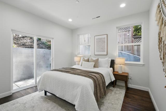 6868 Moore Drive, Oakland CA: https://media.crmls.org/mediaz/5a14d809-40cd-4ecb-8b0f-d40a7b351746.jpg