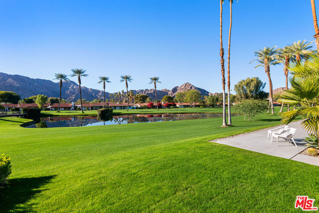 49723 Avenida Montero, La Quinta CA: https://media.crmls.org/mediaz/5a14fcdb-20d2-46c1-b4b3-b2b210cffa22.jpg