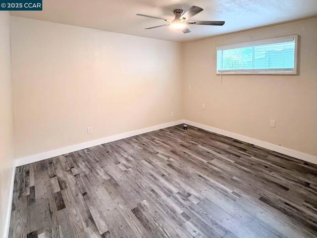 1716 Estudillo St, Martinez CA: https://media.crmls.org/mediaz/5a15a97e-082a-413d-85b3-cb57a7b11c3e.jpg