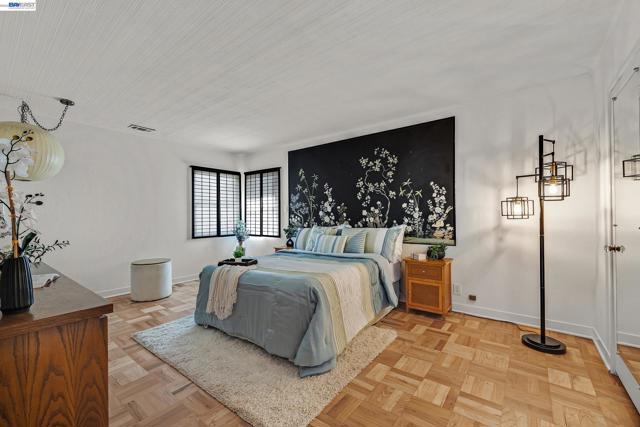 Image 22 of 47 For 15126 Andover St