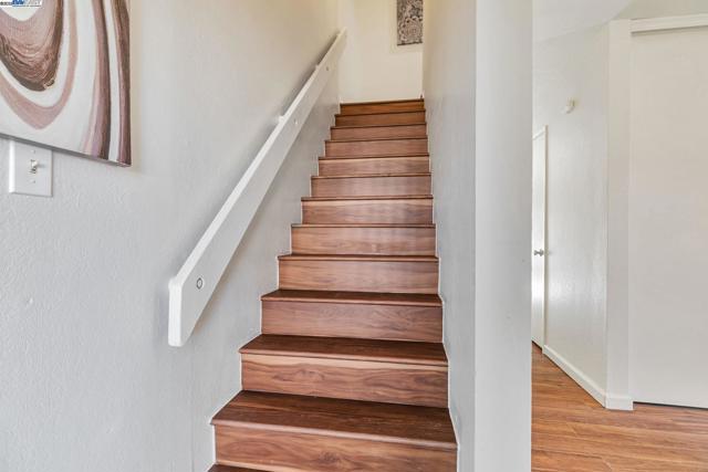 38627 Cherry Ln, Fremont CA: https://media.crmls.org/mediaz/5a16cbf0-e834-443e-b69d-a6089bb868f5.jpg
