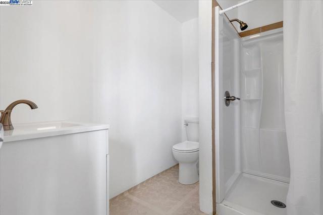 24753 Willimet Way, Hayward CA: https://media.crmls.org/mediaz/5a17ed43-e0d7-4904-a710-2f3a9f608f2c.jpg