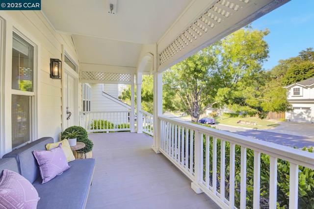 115 Shadewell Dr, Danville CA: https://media.crmls.org/mediaz/5a186045-2783-43f4-807b-b111c154c3ba.jpg