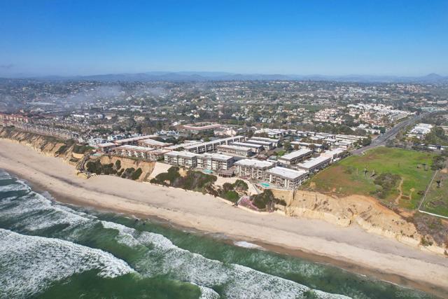 872 S Sierra Ave, Solana Beach CA: https://media.crmls.org/mediaz/5a19317e-a1e4-4500-a2b7-189f76c31c15.jpg