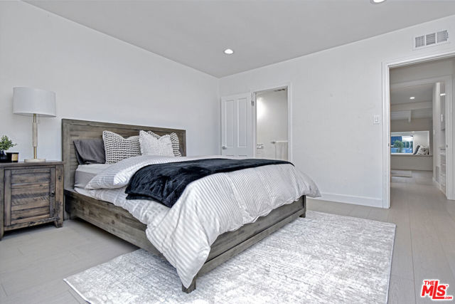 4512 Libbit Avenue, Encino CA: https://media.crmls.org/mediaz/5a193dd3-e50a-4350-845d-85310d3dcc00.jpg