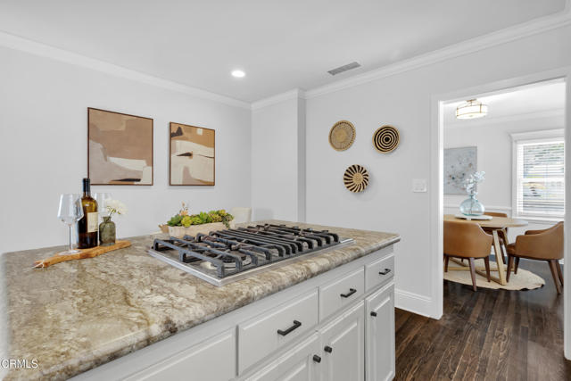 7933 Kenyon Avenue, Los Angeles CA: https://media.crmls.org/mediaz/5a1942ee-52f0-48d3-afdb-a07588c501f4.jpg