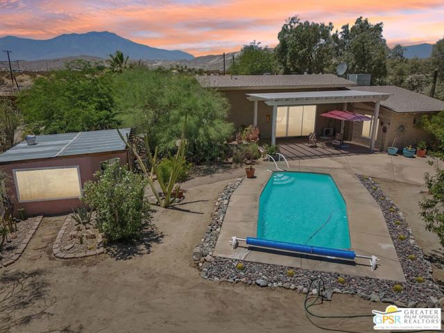 22950 Henry Road, Desert Hot Springs CA: https://media.crmls.org/mediaz/5a1958bf-f677-4fd9-a61a-d5528e06a887.jpg