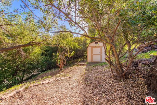 800 N Topanga Canyon Boulevard, Topanga CA: https://media.crmls.org/mediaz/5a19c8c5-35c1-4b5a-8c3b-10e991bb5f2f.jpg