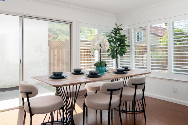 6287 Mountford Dr, San Jose CA: https://media.crmls.org/mediaz/5a19eb6c-7121-4ba6-ae5d-c05836f3f550.jpg