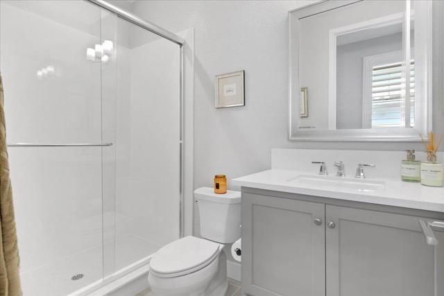 277 Skyview Drive, Marina CA: https://media.crmls.org/mediaz/5a1a159b-6c62-4844-9a52-cb13377ca12d.jpg