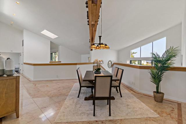 131 Los Vientos Way, San Carlos CA: https://media.crmls.org/mediaz/5a1aaae0-24ac-4520-b567-c55623fb60b8.jpg