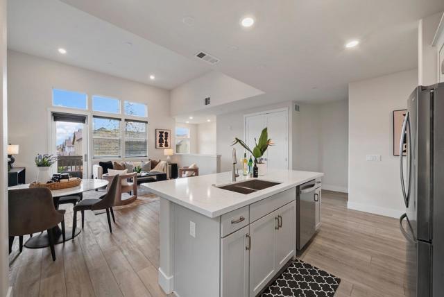 47382 Mission Falls Court, Fremont CA: https://media.crmls.org/mediaz/5a1ae478-0f5b-44f3-a395-e1cbb4908471.jpg