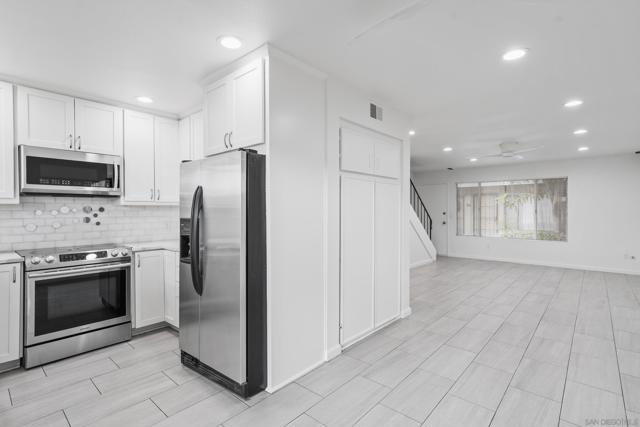 166 N 1st st, El Cajon CA: https://media.crmls.org/mediaz/5a1b13b9-7597-424d-bb8d-f94c598eb5f1.jpg