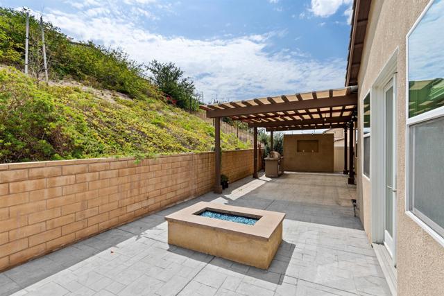 1801 Santa Christina, Chula Vista CA: https://media.crmls.org/mediaz/5a1b5d72-8b77-49ef-93a6-0bc4e60faf2b.jpg