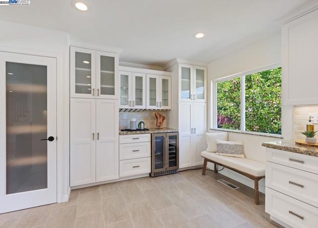 59 Arenas Ct, San Ramon CA: https://media.crmls.org/mediaz/5a1bad05-ea99-49c0-a5a1-0718e929f1f3.jpg