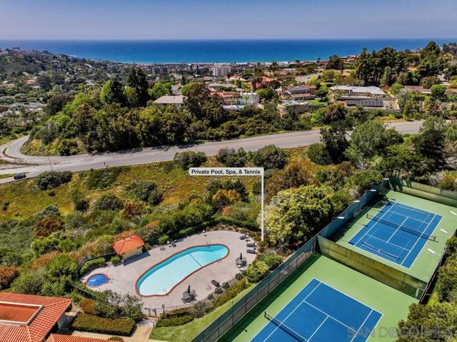7645 Caminito Coromandel, La Jolla CA: https://media.crmls.org/mediaz/5a1cbde4-419a-4990-b003-a95b04e590f8.jpg