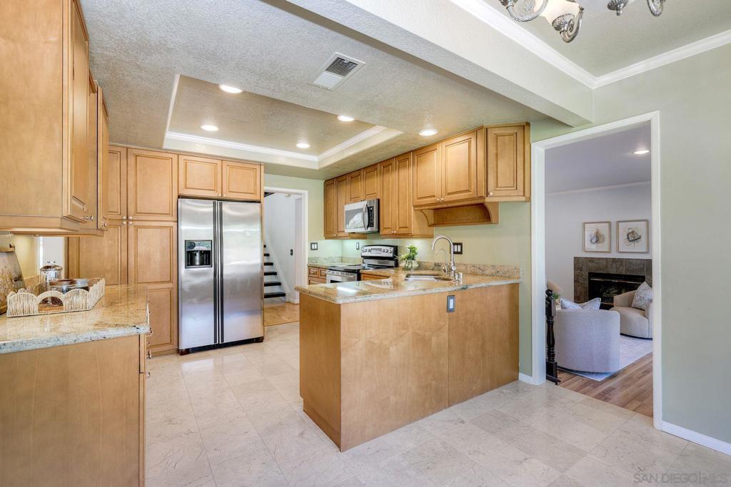 13976 Country Creek Rd - photo 11