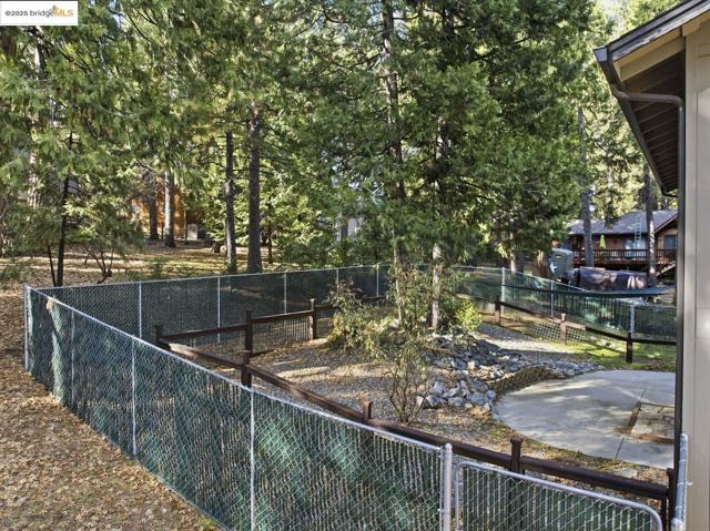 2136 Silver DR, Arnold CA: https://media.crmls.org/mediaz/5a1d4279-4e93-4097-bc15-5ee7a459d567.jpg