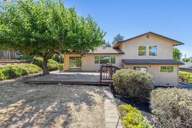 4190 Sharab Ct, Pleasanton CA: https://media.crmls.org/mediaz/5a1d6afe-0c8a-46e4-9724-d3659e98bc9d.jpg