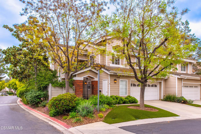 5748 Whispering Pines Circle, Westlake Village CA: https://media.crmls.org/mediaz/5a1db3eb-0fa2-4150-b034-e70a5ab069a2.jpg
