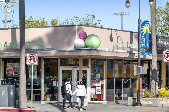 351 Elder Ave., Millbrae CA: https://media.crmls.org/mediaz/5a1e782c-c999-4fe1-8fdc-e298d888c214.jpg