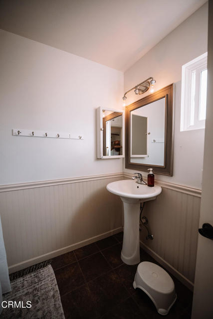 Detail Gallery Image 16 of 20 For 945 Albany Ave, Ventura,  CA 93004 - 2 Beds | 2 Baths