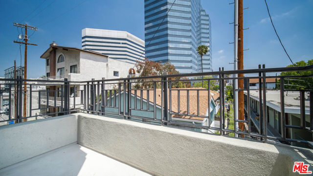 12222 WILSHIRE Boulevard, Los Angeles CA: https://media.crmls.org/mediaz/5a1f716e-9abd-440c-b4f8-2e714c75566c.jpg