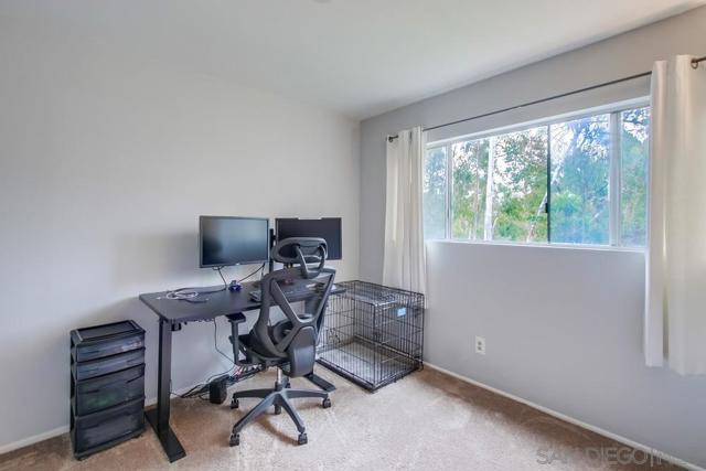 10565 Caminito Basswood, San Diego CA: https://media.crmls.org/mediaz/5a1f8084-91d3-427d-a916-1342b8c71c0c.jpg