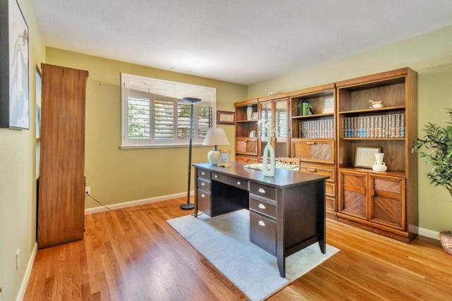 574 Sand Hill Circle, Menlo Park CA: https://media.crmls.org/mediaz/5a1fbc13-5538-4165-9d2f-b84cb6c95932.jpg