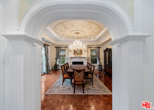 1455 Robmar Drive, Beverly Hills CA: https://media.crmls.org/mediaz/5a2097fe-a798-44bd-8c54-f21c672583e0.jpg