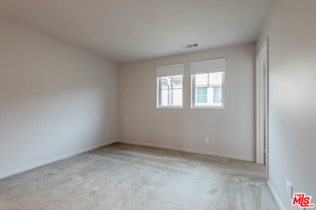 7254 N CEDAR Road, Van Nuys CA: https://media.crmls.org/mediaz/5a20d22f-5236-41d7-a547-36f2d999a339.jpg