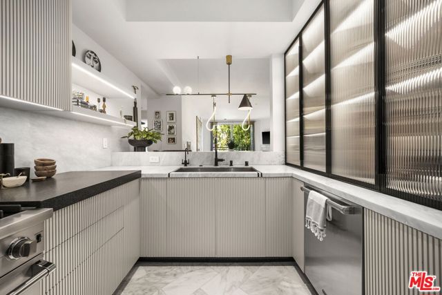 Drew Fenton | 900 S Westgate Avenue Los Angeles CA | MLS: 7293720