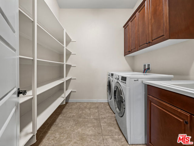 26420 Township Street, Santa Clarita CA: https://media.crmls.org/mediaz/5a216548-bdcd-4421-aab4-3bb069ca2380.jpg