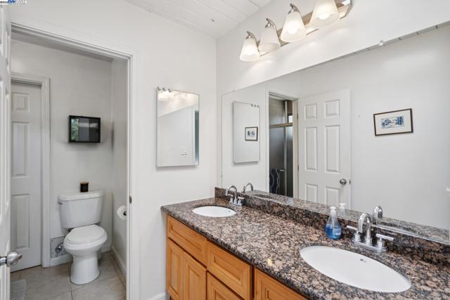 3767 Gainsborough Dr, Concord CA: https://media.crmls.org/mediaz/5a219c82-a687-4d56-b405-5420a808b67b.jpg