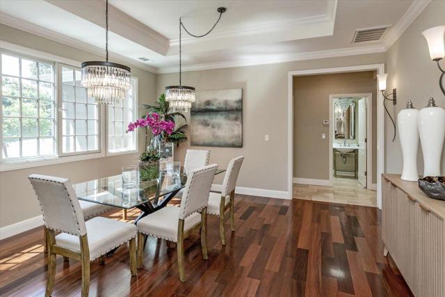 32 N El Monte Avenue, Los Altos CA: https://media.crmls.org/mediaz/5a21fa40-d443-44e8-8998-9d0d32c7e390.jpg