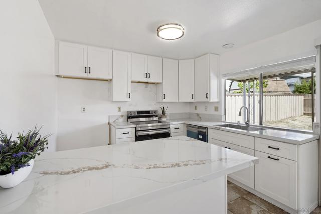 10625 Amantha Ave, San Diego CA: https://media.crmls.org/mediaz/5a227c64-25dd-4b33-b295-2bfeac2473a4.jpg
