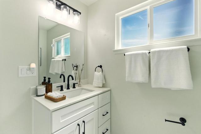 640 Heather Court, Pacifica CA: https://media.crmls.org/mediaz/5a22e628-dc7e-4422-8d2a-6549bac0af1e.jpg