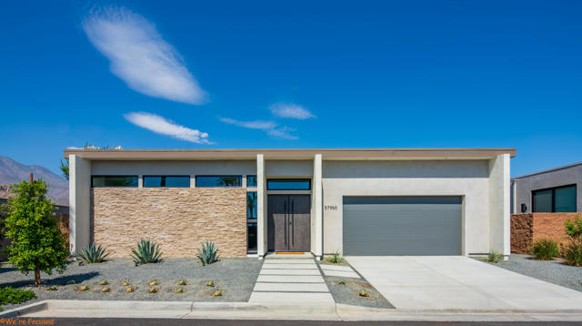 57965 Santo Thomas, La Quinta CA: https://media.crmls.org/mediaz/5a230654-719b-4913-b06f-d934e36a9226.jpg