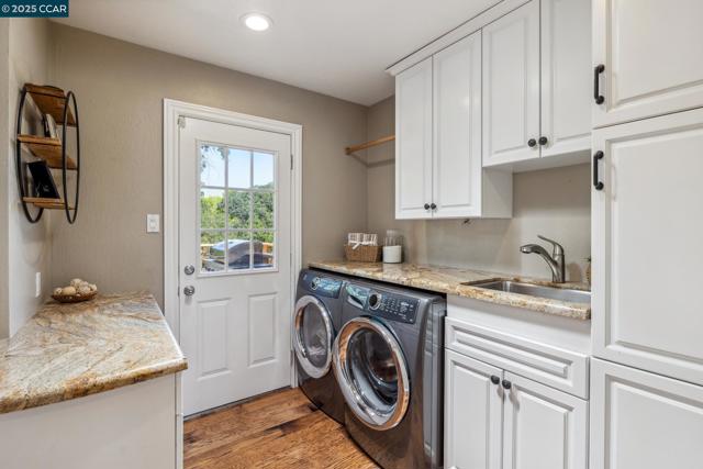 700 Golf Club Way, Pleasant Hill CA: https://media.crmls.org/mediaz/5a25d717-ef73-468f-9cd7-27cd1212d897.jpg