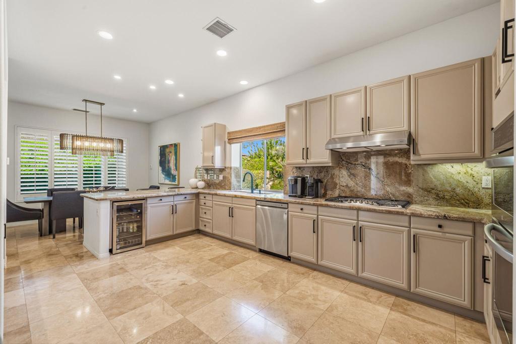 MLS #219138503DA image #10