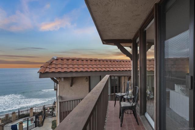 190 Del Mar Shores Ter, Solana Beach, California 92075, 2 Bedrooms Bedrooms, ,2 BathroomsBathrooms,Condominium,For Sale,Del Mar Shores Ter,250035827SD