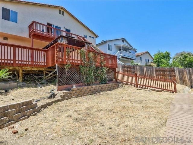1277 Glencoe Dr, San Diego CA: https://media.crmls.org/mediaz/5a274bde-a422-4694-a59f-ab9f5aa1e8ee.jpg