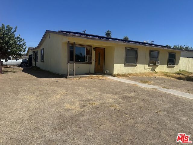 1011 E California Street, Blythe CA: https://media.crmls.org/mediaz/5a27acb4-a8a6-4f0f-b66f-49cd8ec398e9.jpg