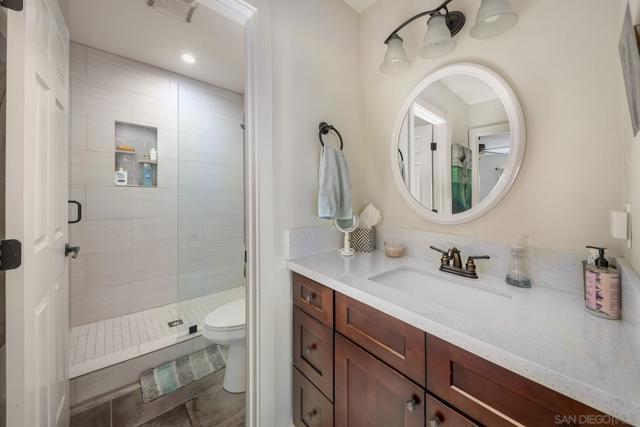 12052 Sky View Dr, Valley Center CA: https://media.crmls.org/mediaz/5a27bd2e-4428-41bd-a772-7e6a4027a8df.jpg