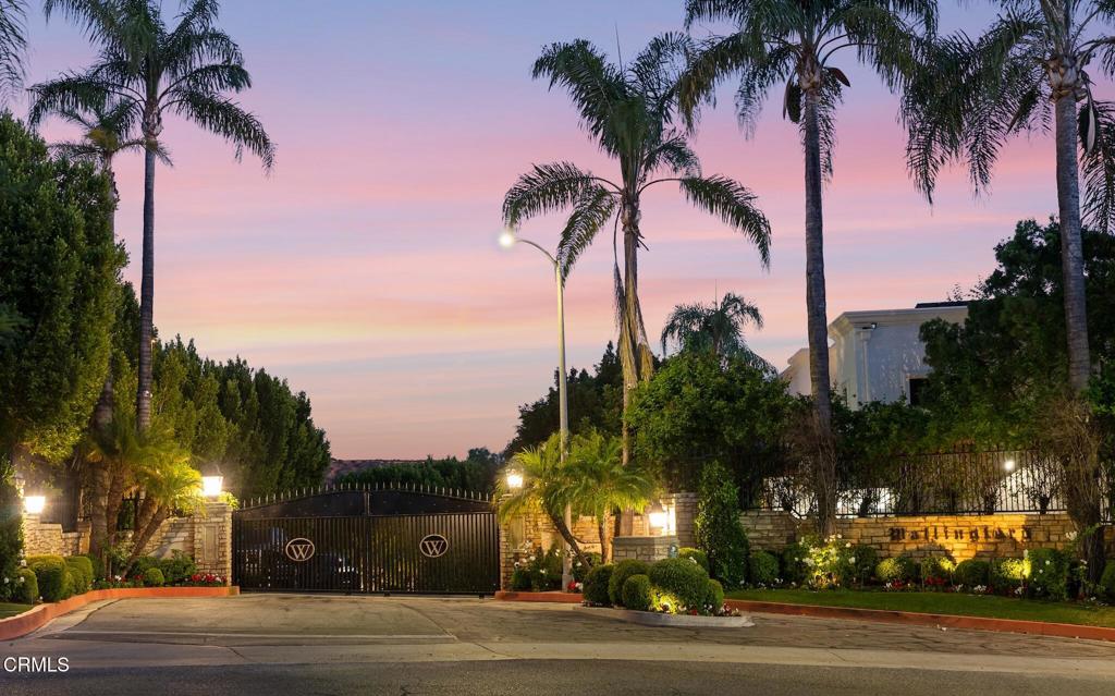 2596 Wallingford Drive