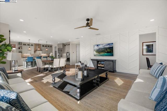 Image 10 of 55 For 32621 Singh Circle