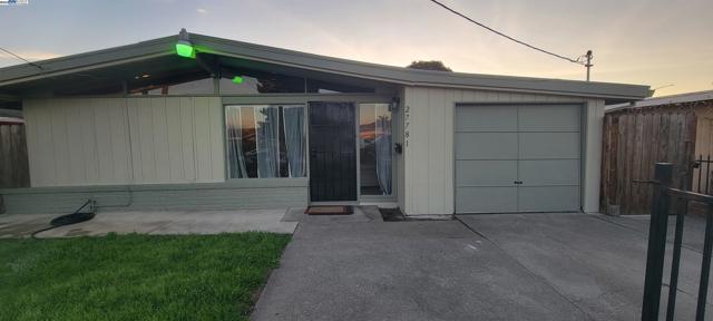 27781 Mandarin Ave, Hayward CA: https://media.crmls.org/mediaz/5a28a19c-7a85-4083-8342-dc2c818850be.jpg