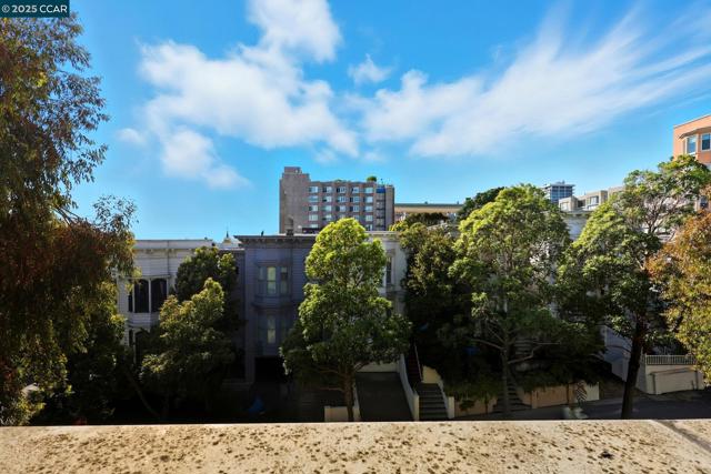 1700 Gough St, San Francisco CA: https://media.crmls.org/mediaz/5a28d2d2-ca7d-48eb-9cdd-ceec6747e2c5.jpg