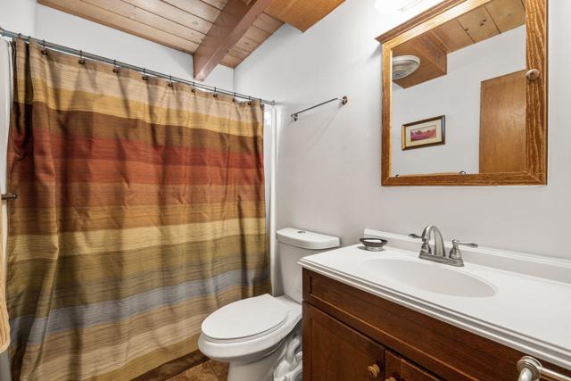 54370 Valley, Idyllwild CA: https://media.crmls.org/mediaz/5a294ef8-4141-4a8e-b0aa-0357c29a8e2b.jpg