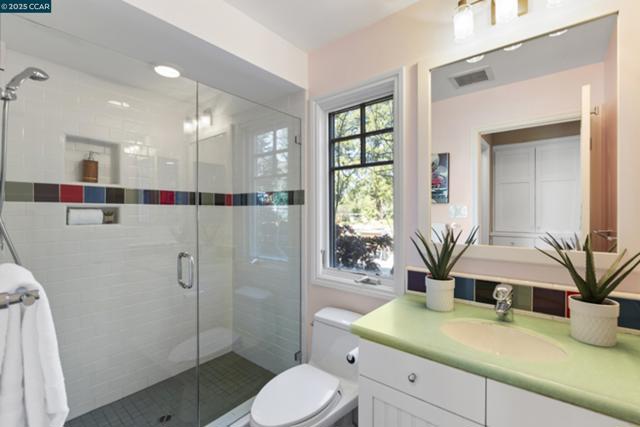350 Pine Creek Rd, Walnut Creek CA: https://media.crmls.org/mediaz/5a2a45a0-15e2-4332-ba75-4df2282a6f22.jpg